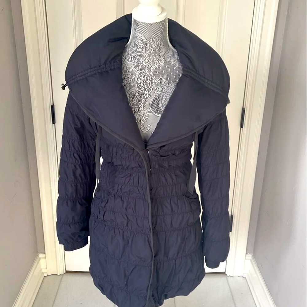 Elie Tahari Navy blue reversible coat